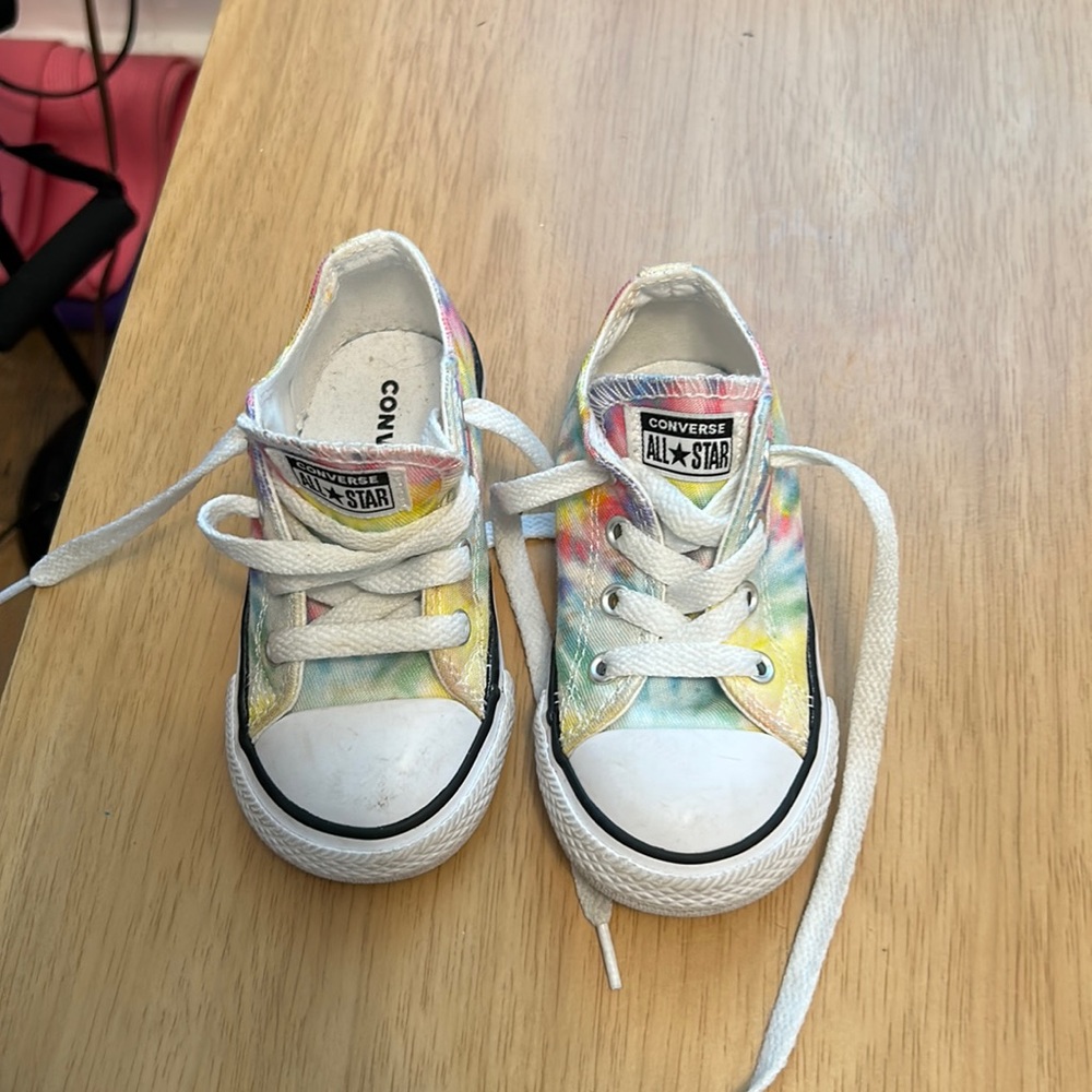 Girls converse size 7 multi color